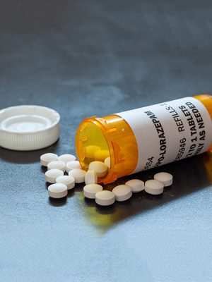Een close-up van Lorazepam tabletten, gebruikt voor angst- en slaapproblemen